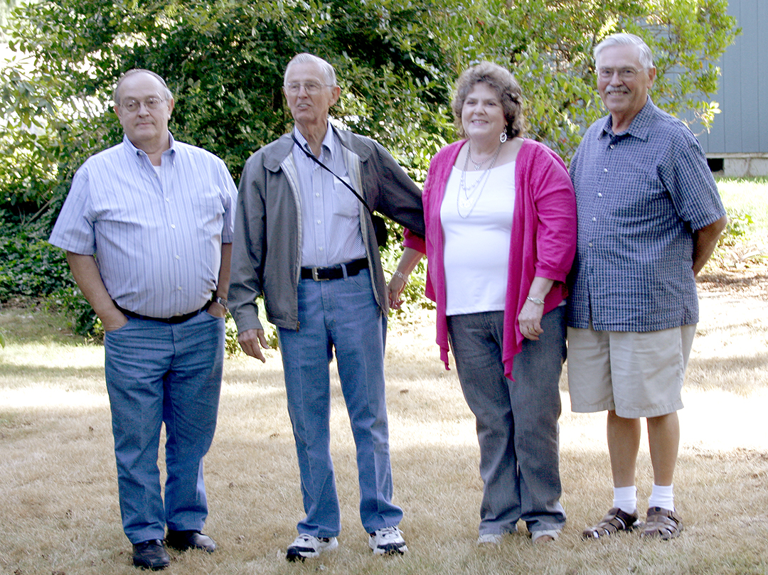 Four siblings 2010 Olympia.JPG